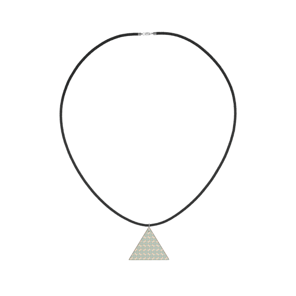 TRIANGLE NECKLACE ON Gardalia